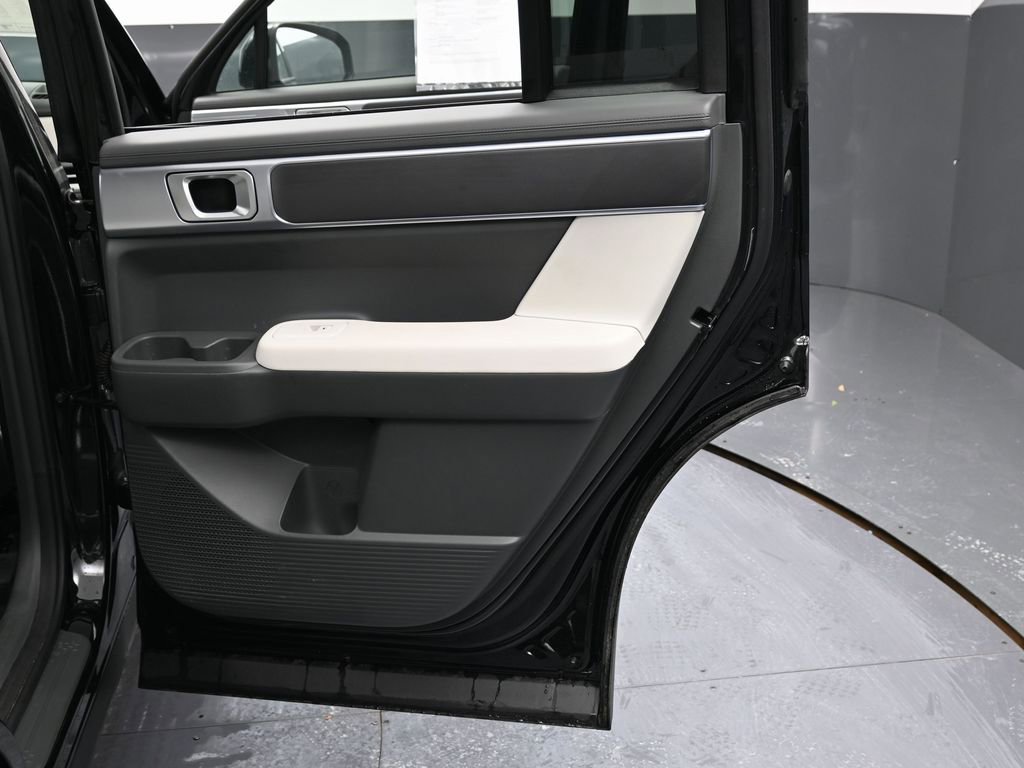 Used 2025 Hyundai Santa Fe SE image 38