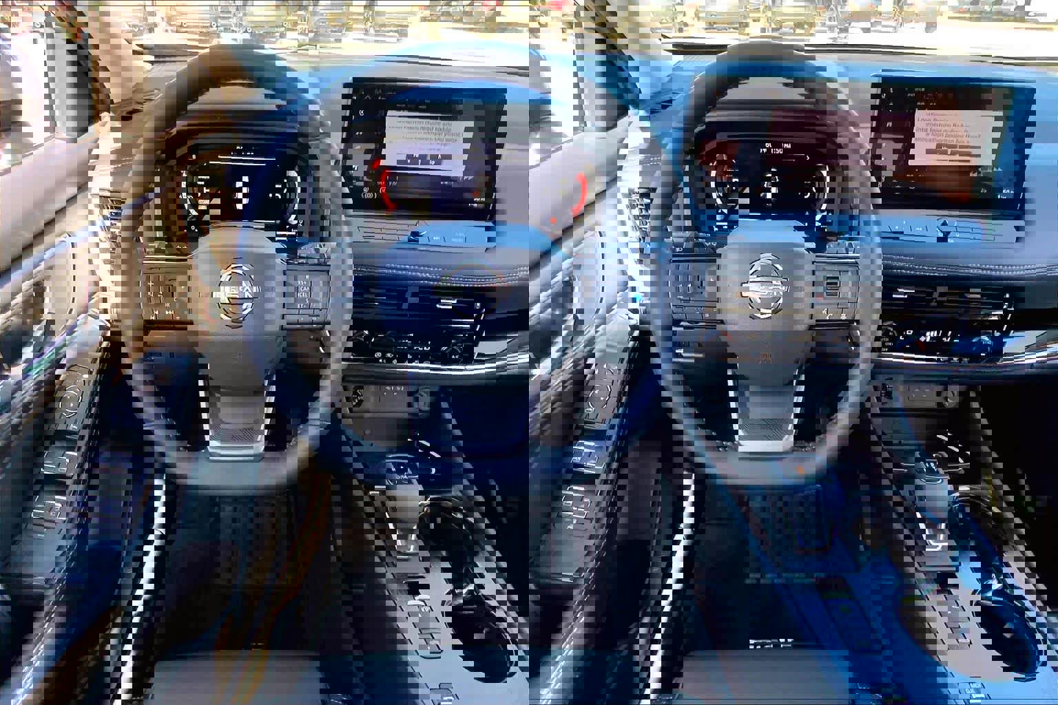 Used 2025 Nissan Rogue SL image 6