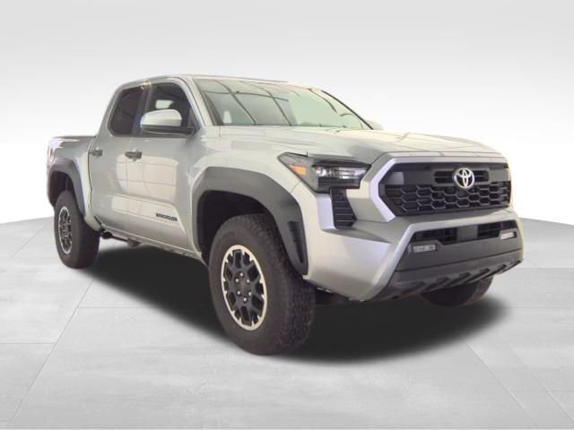 Used 2025 Toyota Tacoma TRD Off-Road image 3