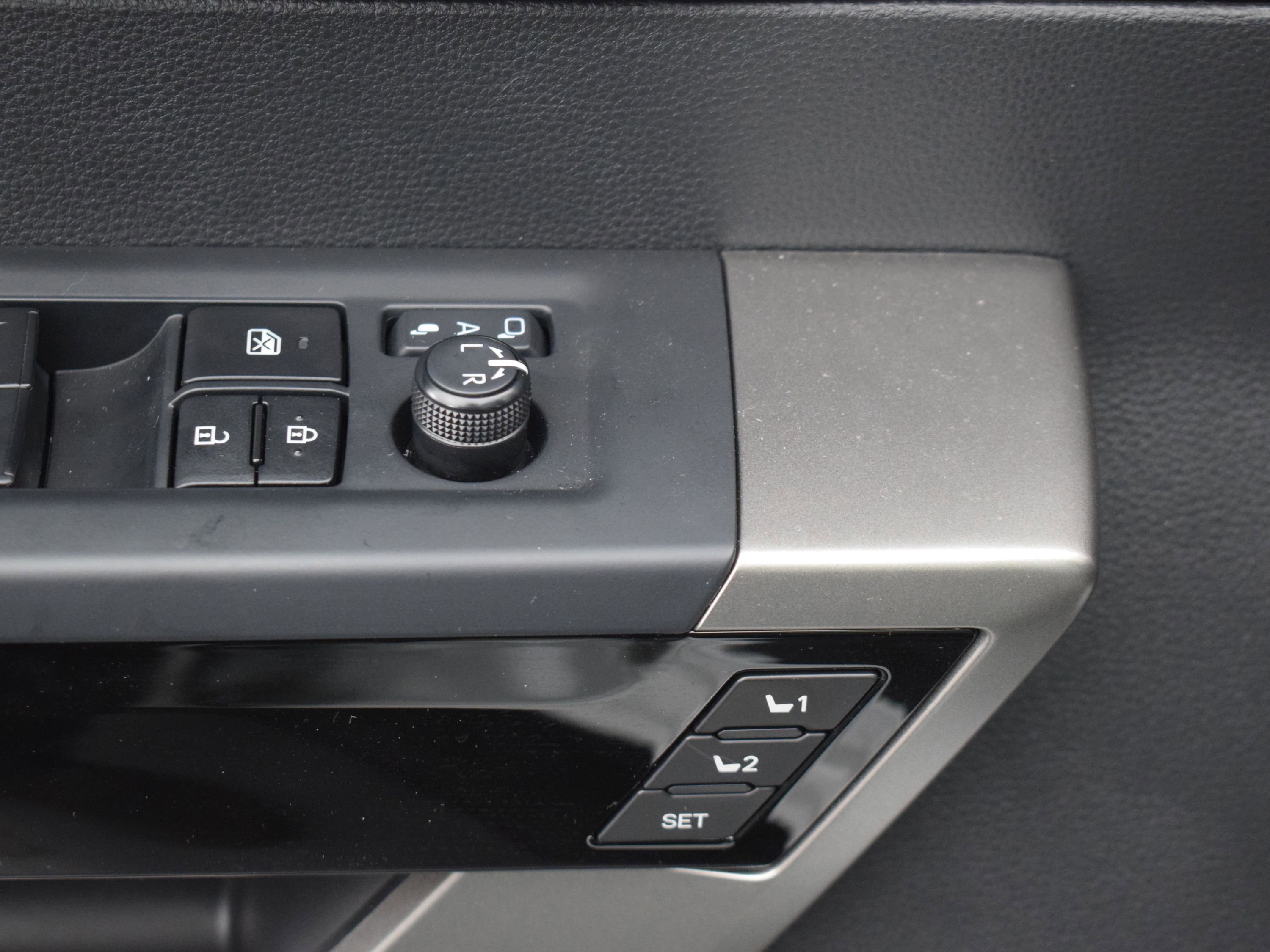 Used 2025 Toyota Sequoia Limited image 21