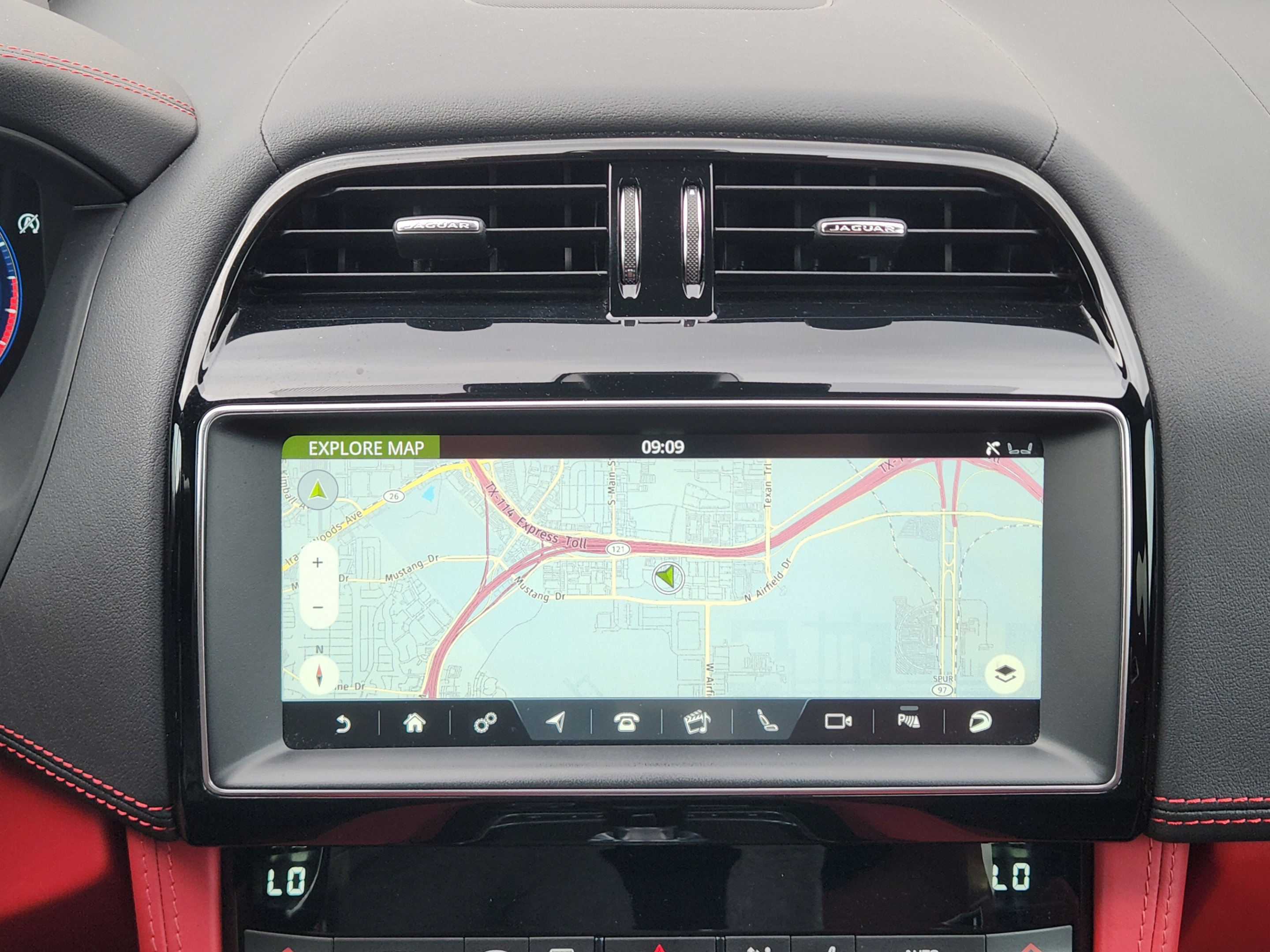 Used 2020 Jaguar F-PACE SVR AWD/4WD image 12