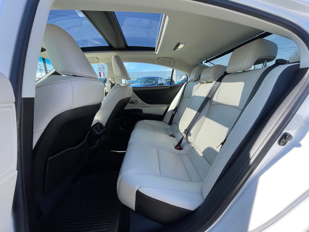 Used 2023 Lexus ES 350 w/ Premium Package image 17