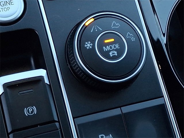 Certified 2022 Volkswagen Atlas Cross Sport SE image 25