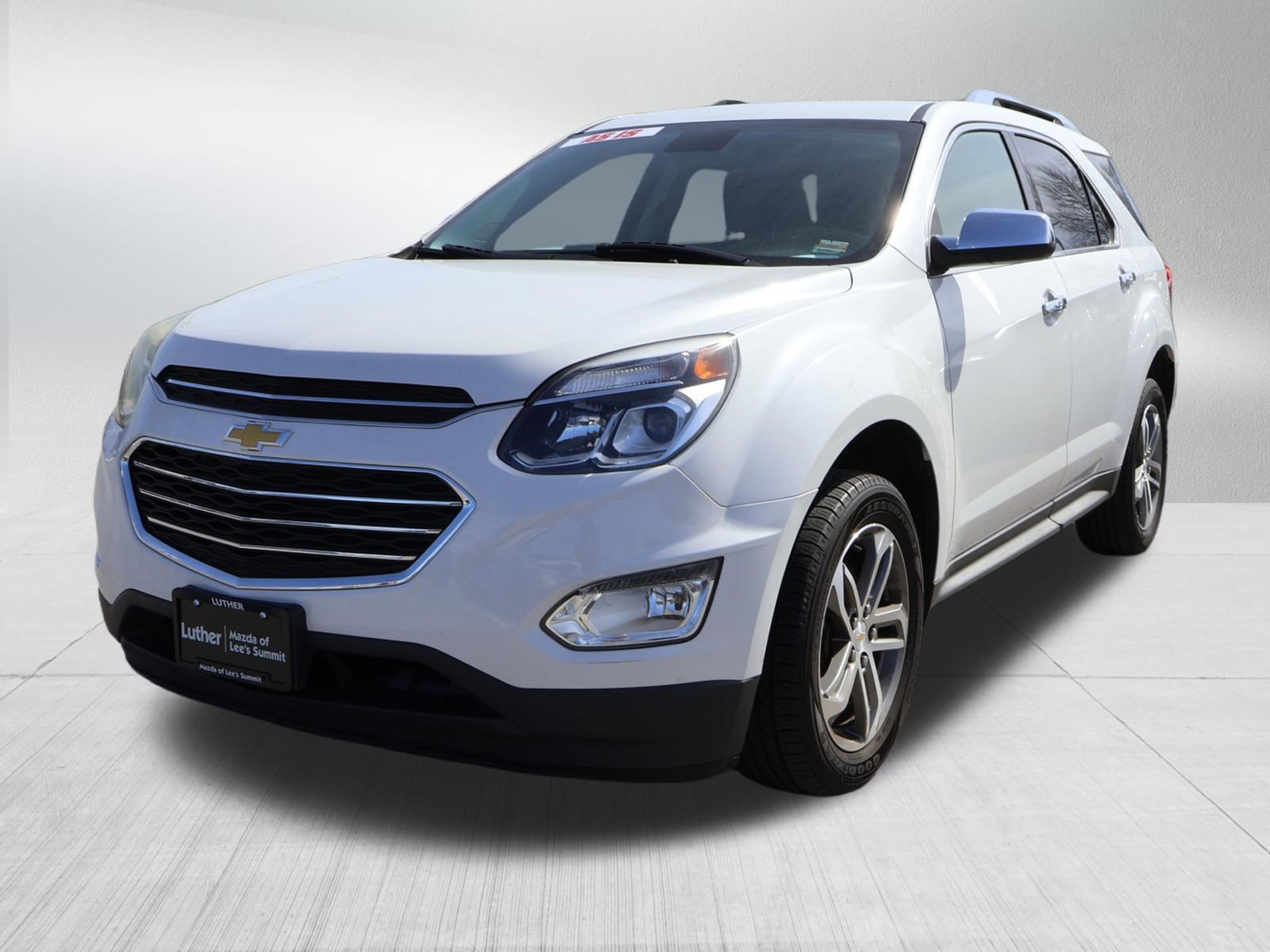 Used 2017 Chevrolet Equinox Premier w/ Enhanced Convenience Package image 3