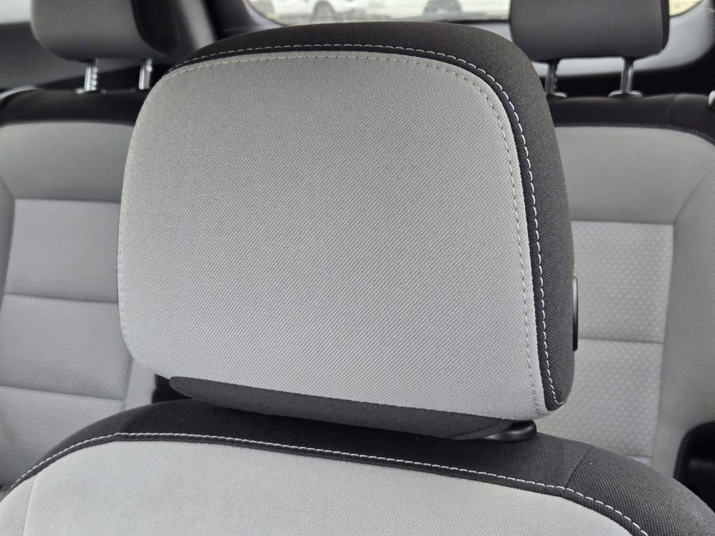 Used 2022 GMC Terrain SLE w/ Driver Convenience Package FWD image 21