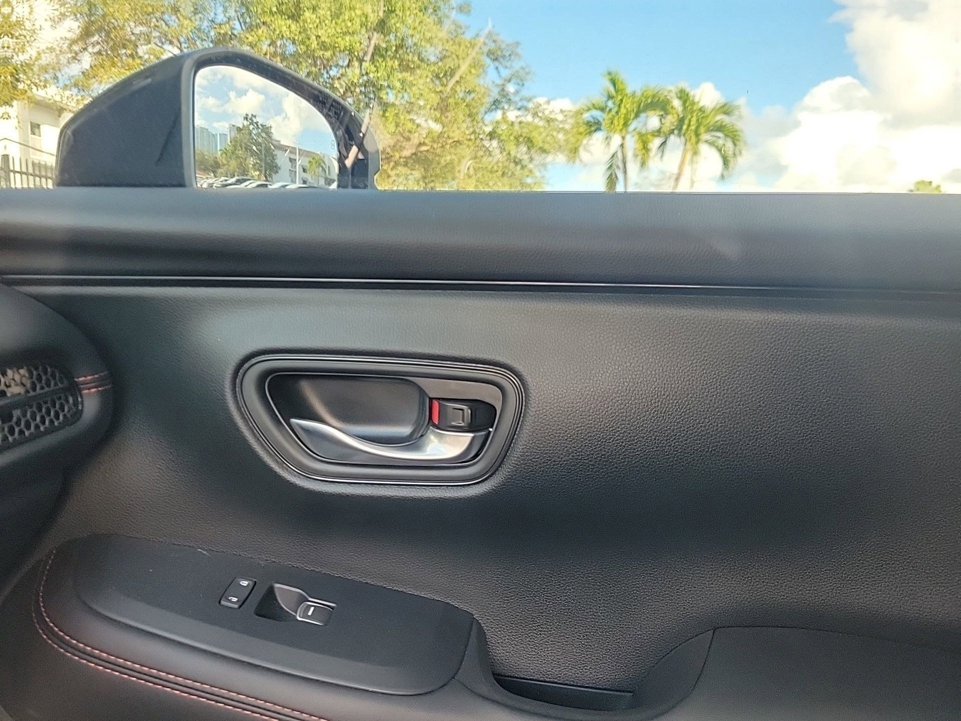 Used 2025 Honda HR-V Sport image 37