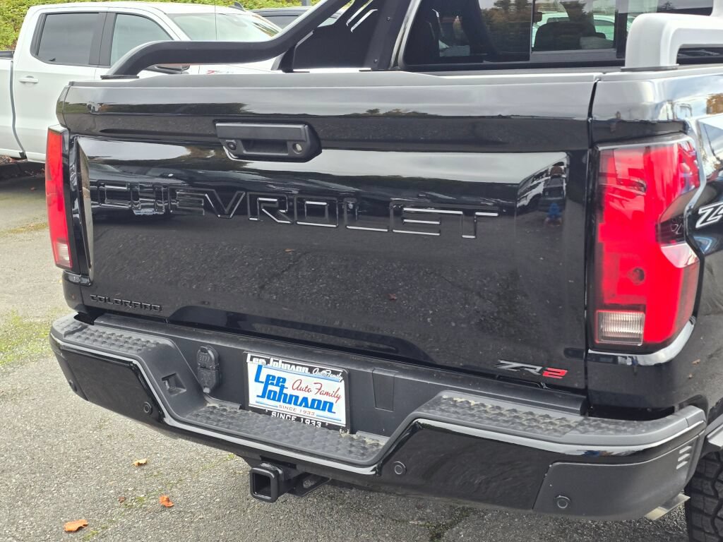 New 2026 Chevrolet Colorado ZR2 w/ Midnight Edition AWD/4WD image 14