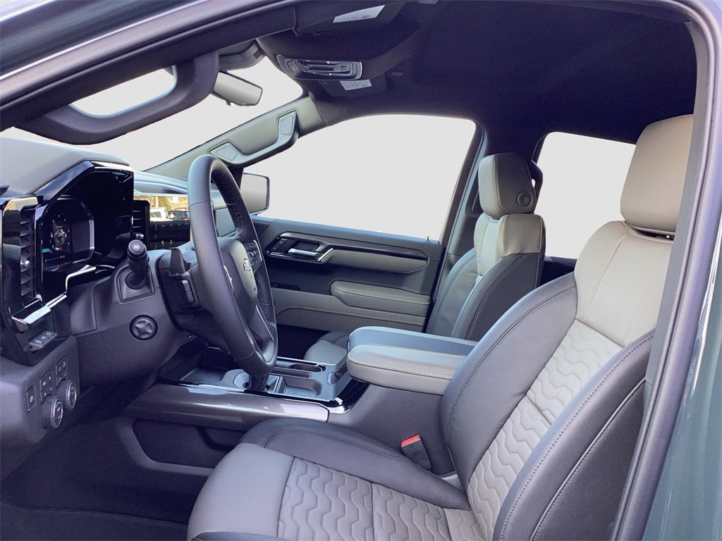 New 2026 Chevrolet Silverado 1500 ZR2 w/ Dark Appearance Package image 9