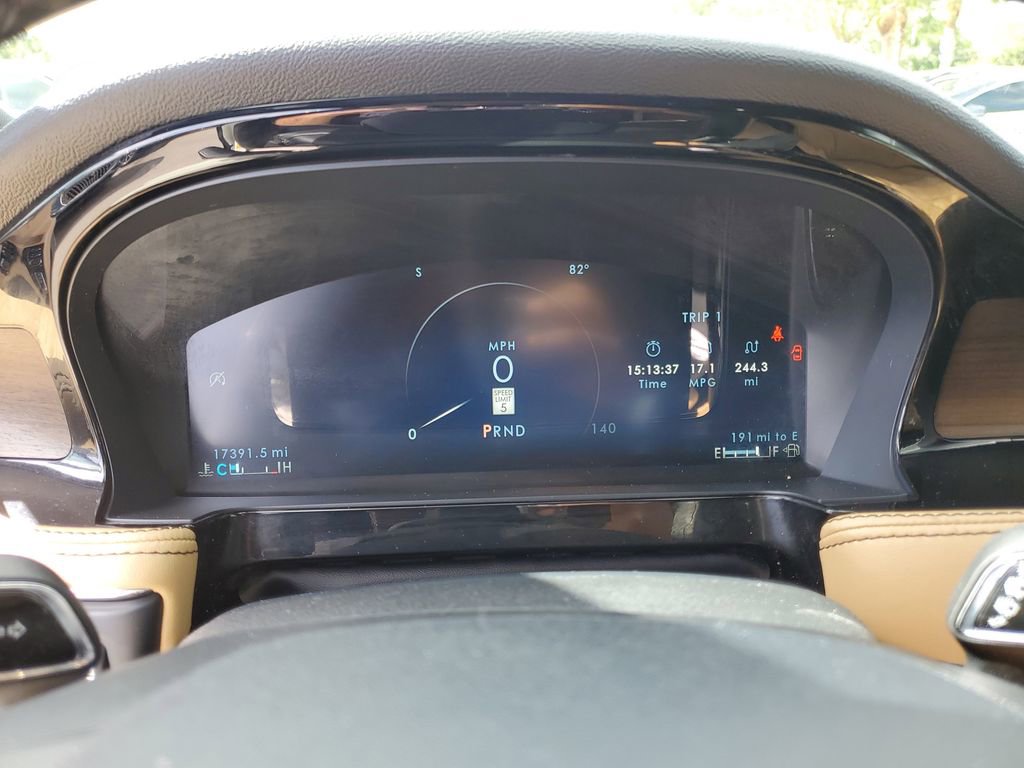 Used 2023 Lincoln Corsair Reserve image 25