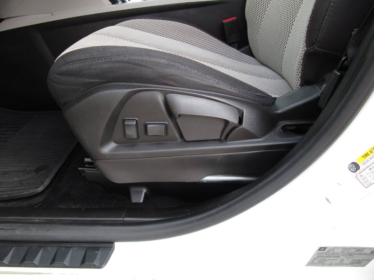 Used 2013 Chevrolet Equinox LT FWD image 18