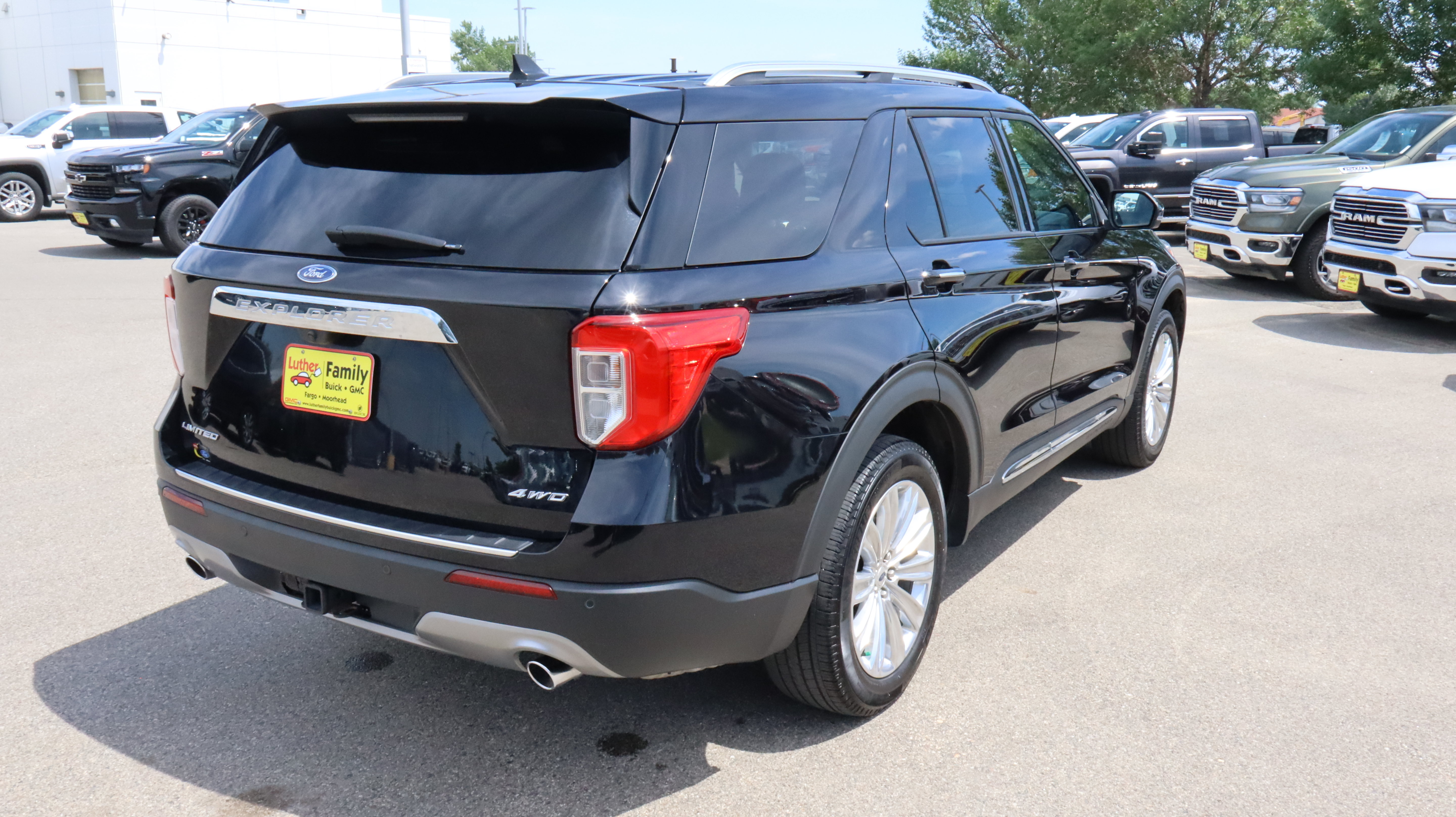 Used 2024 Ford Explorer Limited w/ Limited Technology Package AWD/4WD image 7