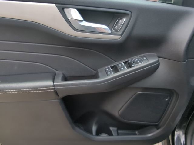 Used 2021 Ford Escape SE w/ Cold Weather Package AWD/4WD image 10
