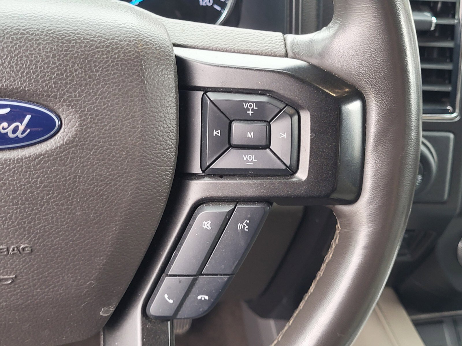 Certified 2020 Ford Expedition Limited w/ Equipment Group 302A image 29