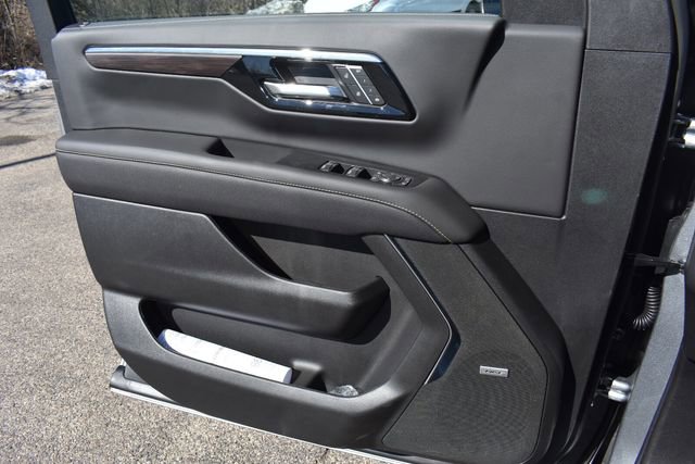 New 2026 Chevrolet Suburban Premier image 39