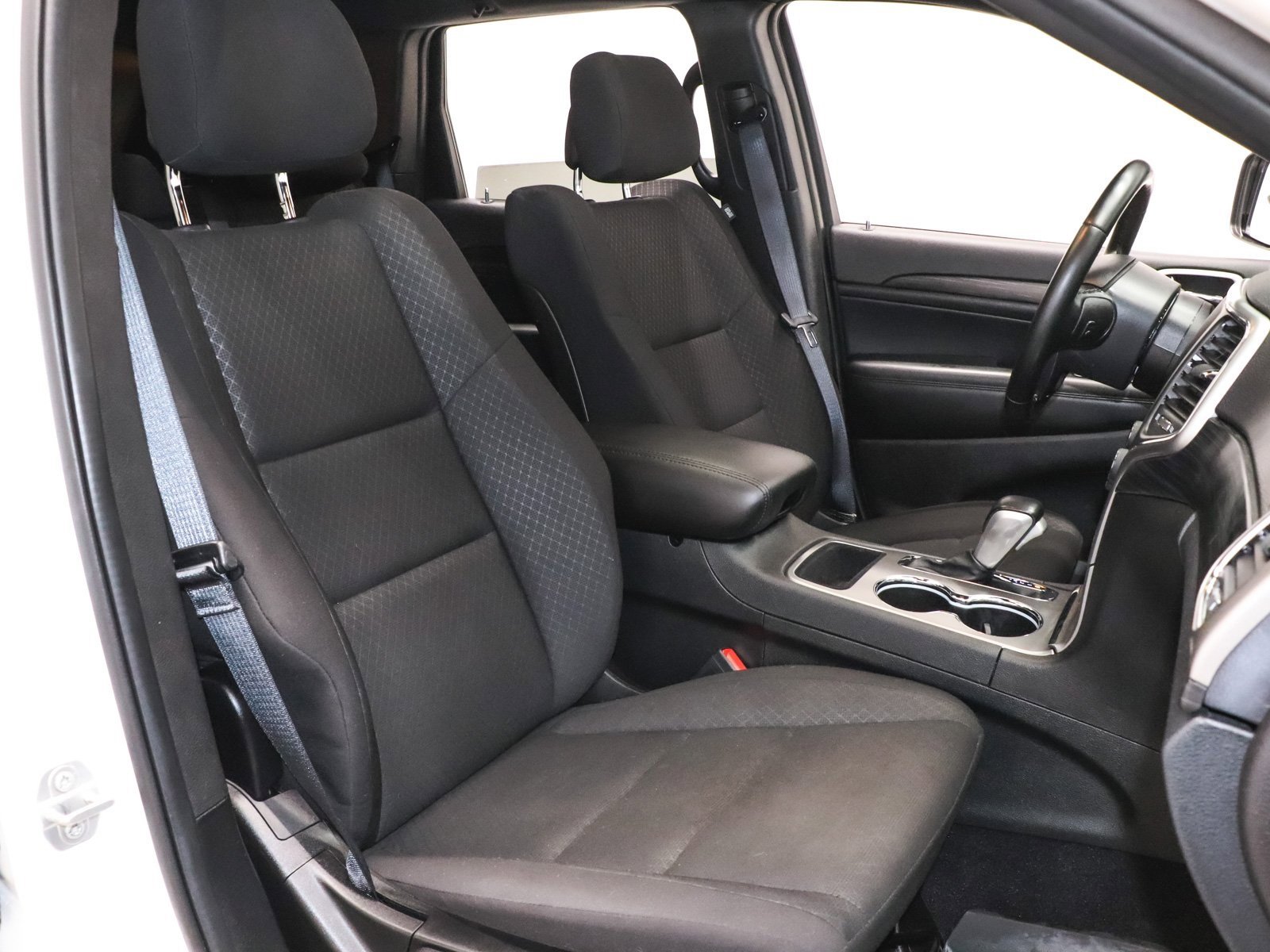 Used 2021 Jeep Grand Cherokee Laredo image 23