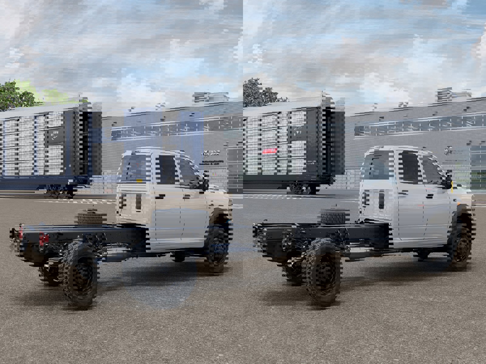 New 2026 RAM 5500 Tradesman AWD/4WD image 2