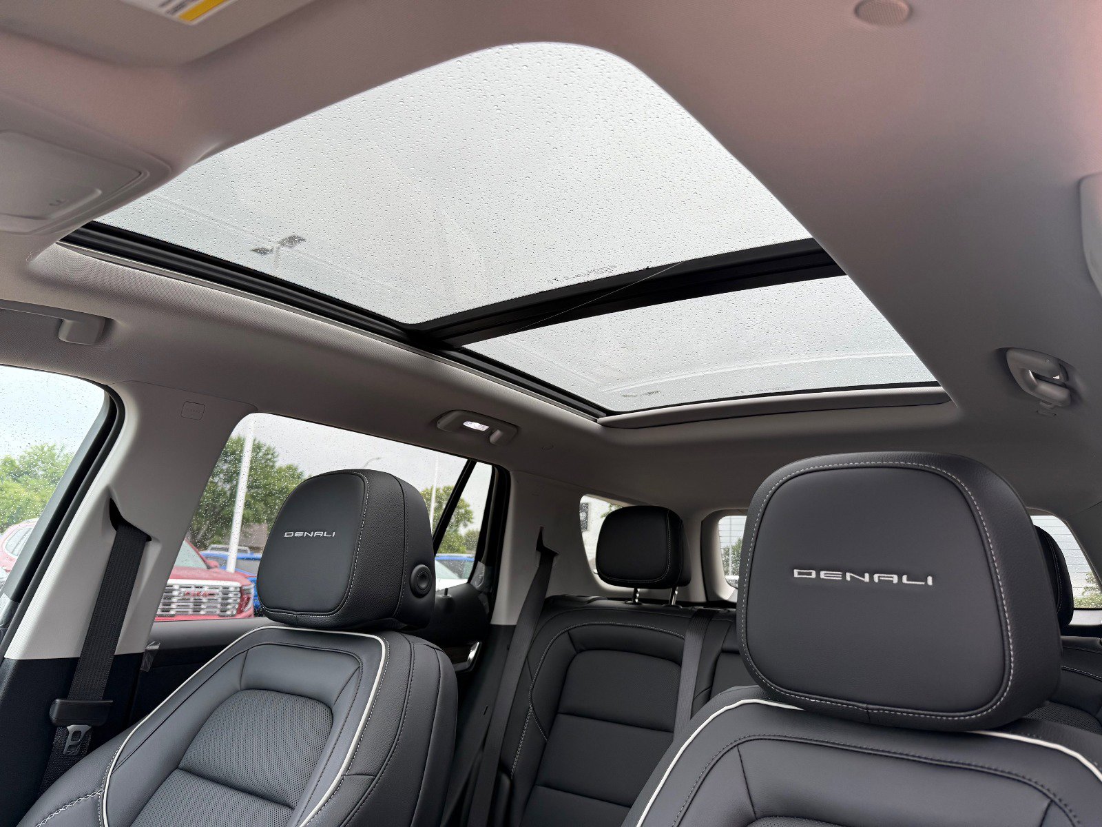 New 2026 GMC Terrain Denali w/ LPO, Floor Liner Package image 28