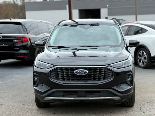 Used 2025 Ford Escape Platinum image 32