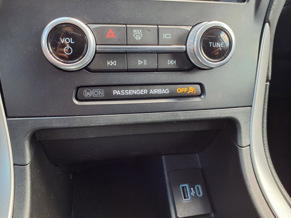 Certified 2022 Ford Edge SE image 16