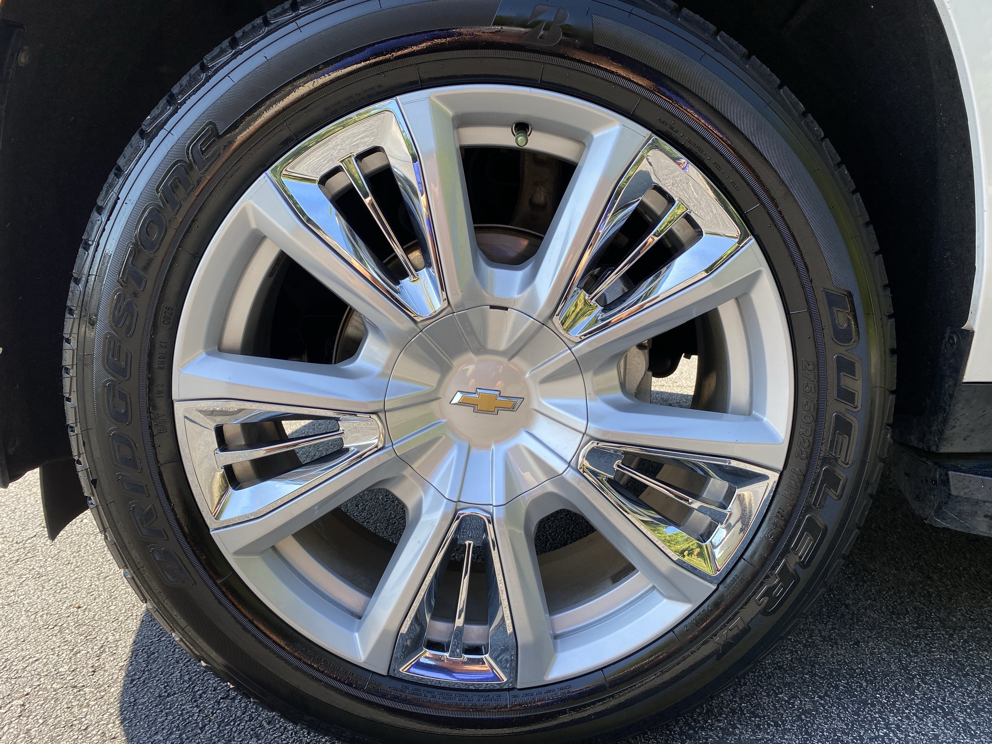 Used 2023 Chevrolet Suburban High Country AWD/4WD image 13