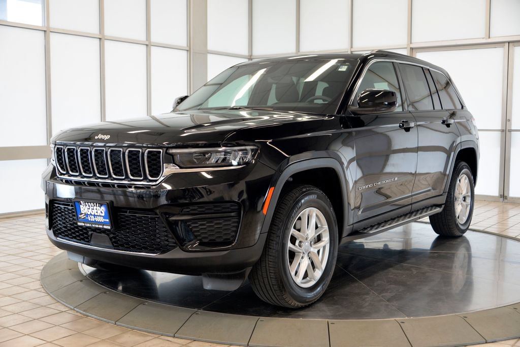 Used 2024 Jeep Grand Cherokee Laredo X AWD/4WD image 4