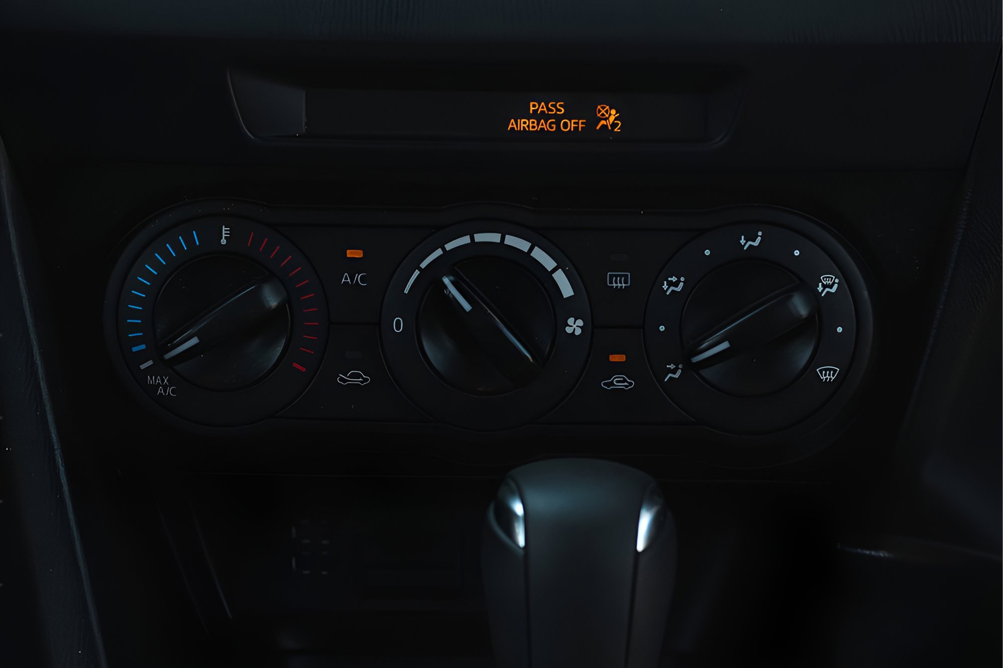 Used 2016 MAZDA MAZDA3 i Sport image 22