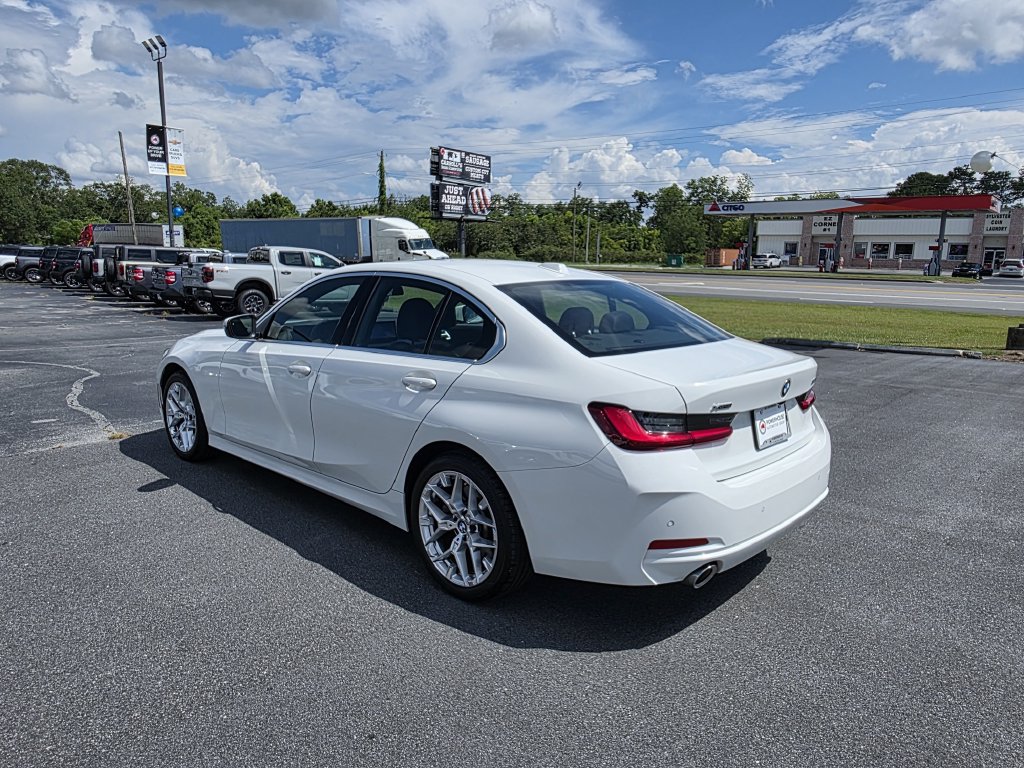 Used 2026 BMW 330i xDrive Sedan AWD/4WD image 4