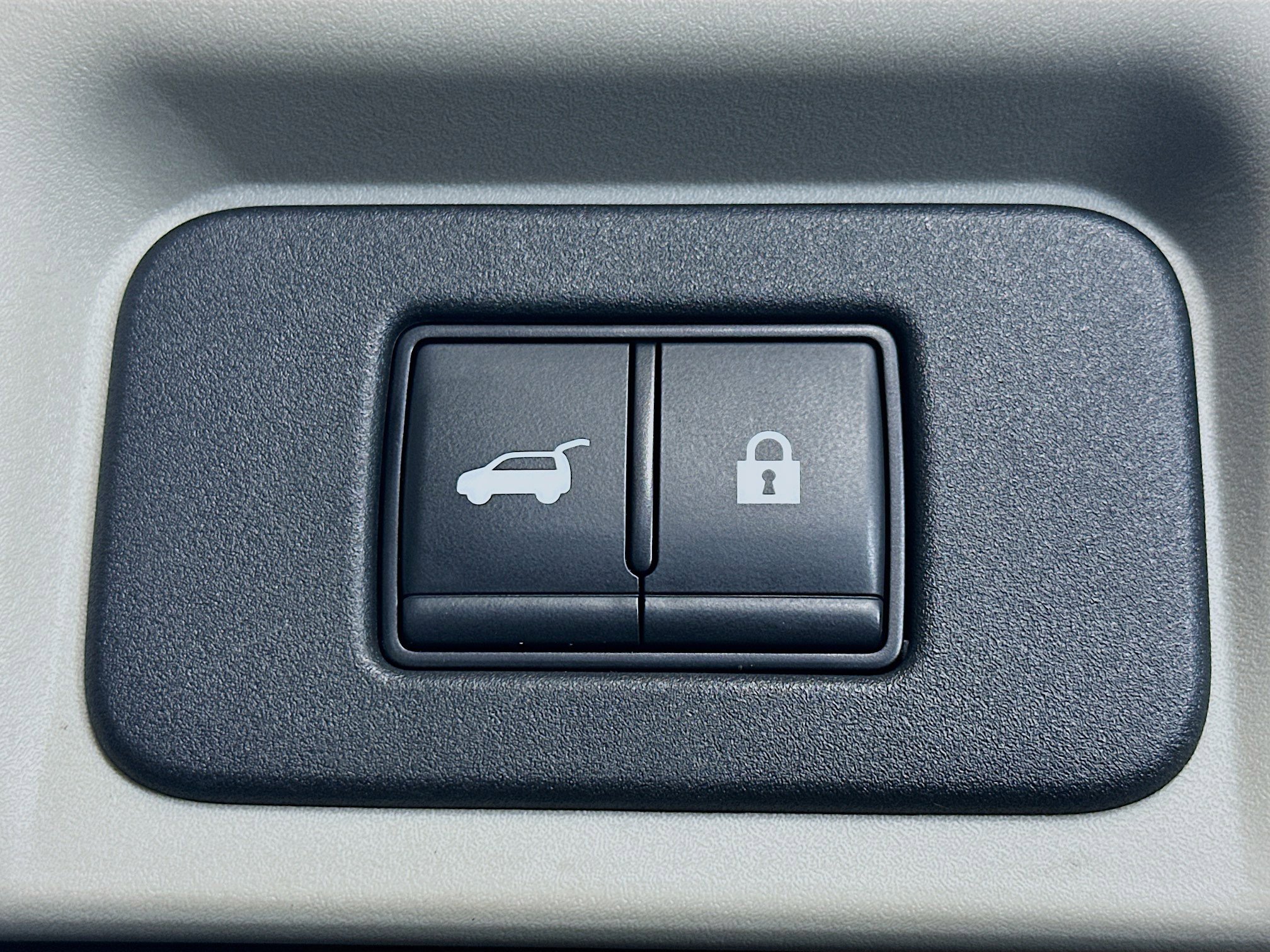Used 2024 Nissan Ariya FWD image 32