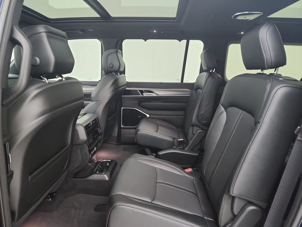 New 2026 Jeep Grand Wagoneer L Limited AWD/4WD image 32