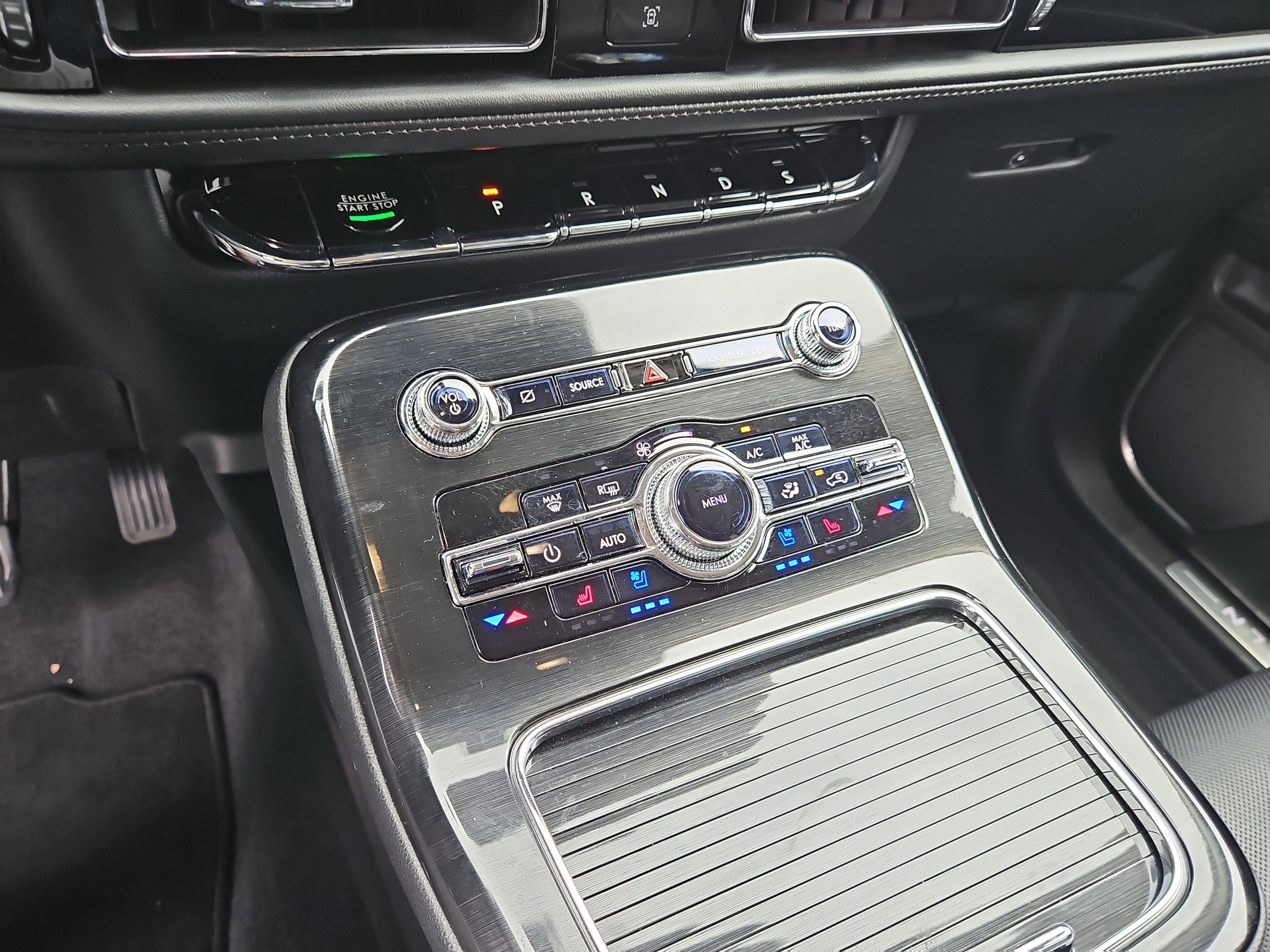 Certified 2023 Lincoln Nautilus Reserve w/ Equipment Group 201A image 20