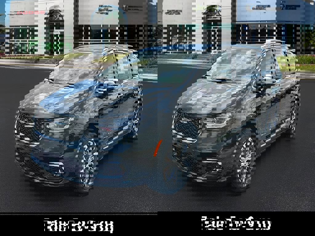 New 2026 Chrysler Pacifica Pinnacle w/ Trailer Tow Group image 3