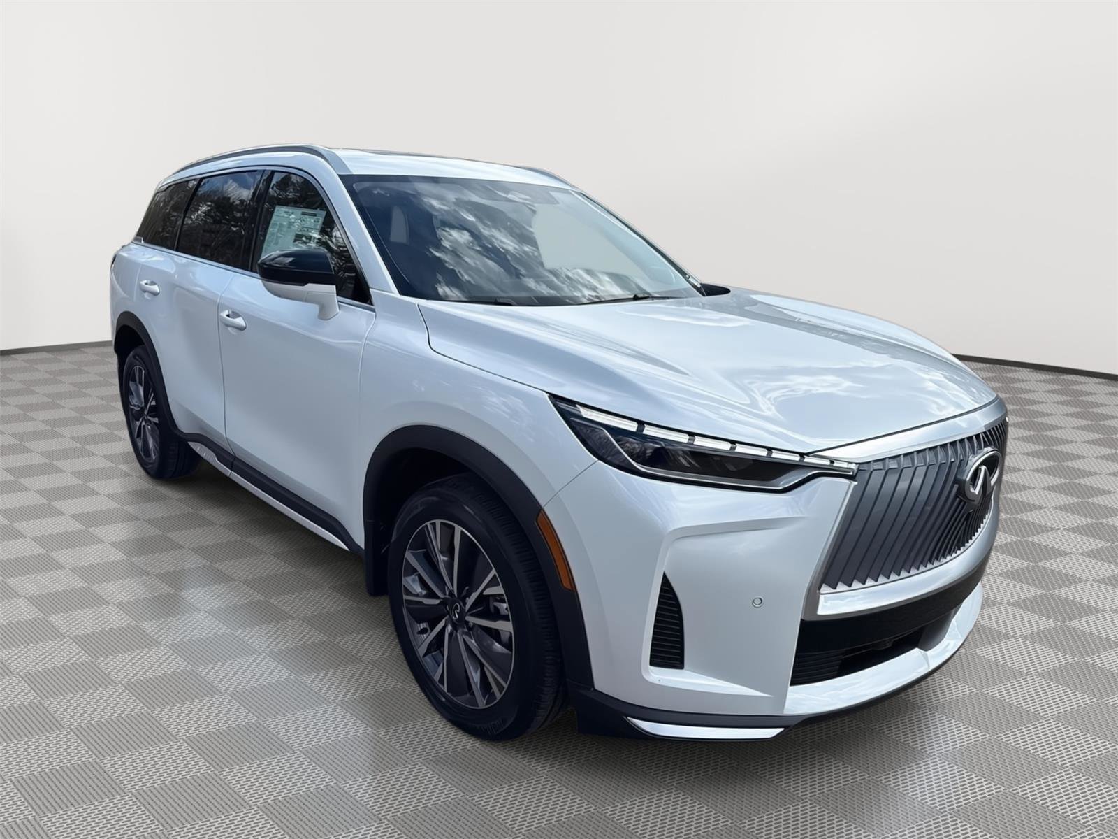 New 2026 INFINITI QX60 Luxe image 3