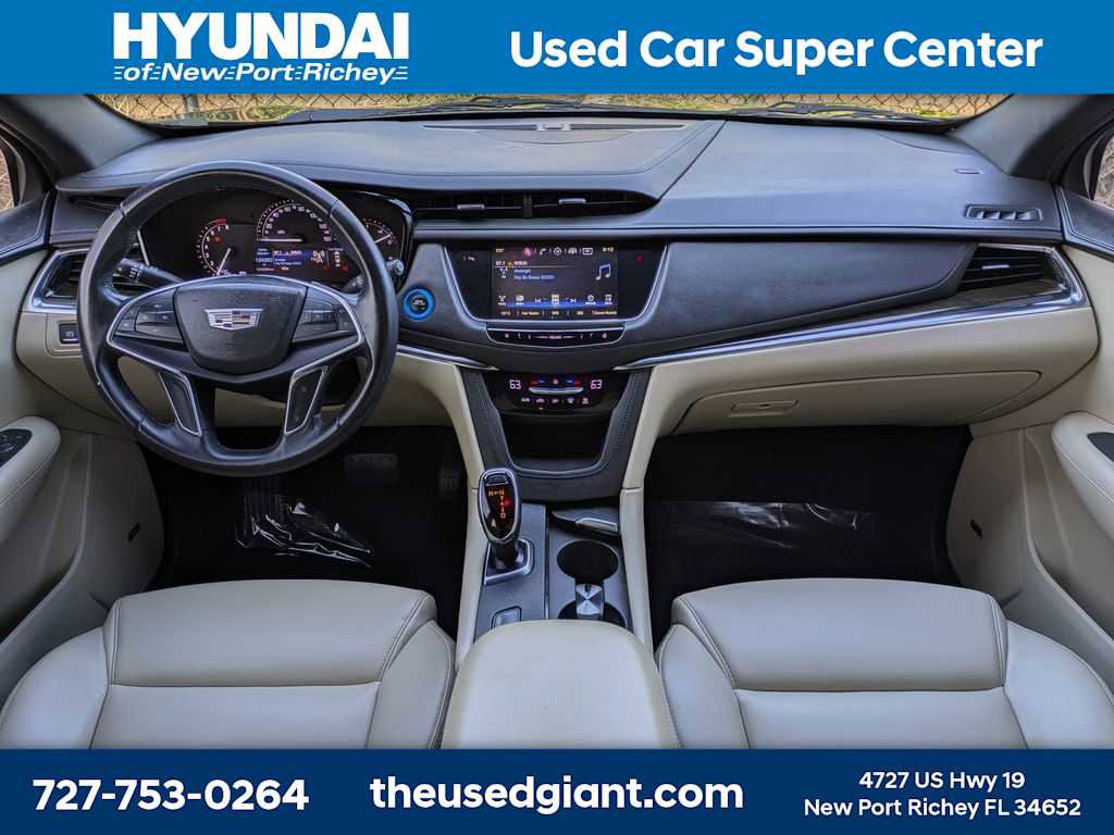 Used 2017 Cadillac XT5 FWD image 18