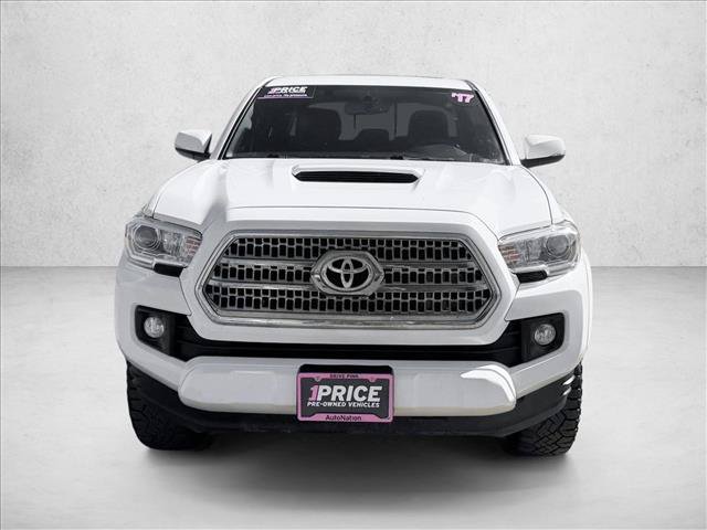 Used 2017 Toyota Tacoma TRD Sport w/ Premium & Technology Package AWD/4WD image 2