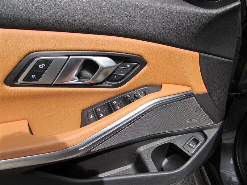 Used 2022 BMW M340i RWD image 23