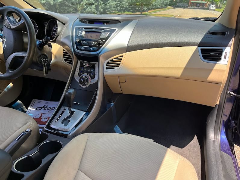 Used 2013 Hyundai Elantra GLS FWD image 36