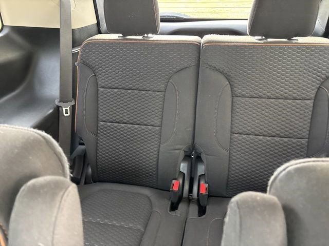 Used 2019 GMC Acadia SLE image 34