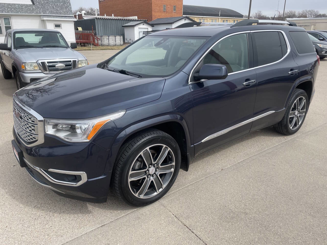 Used 2018 GMC Acadia Denali w/ Technology Package image 1