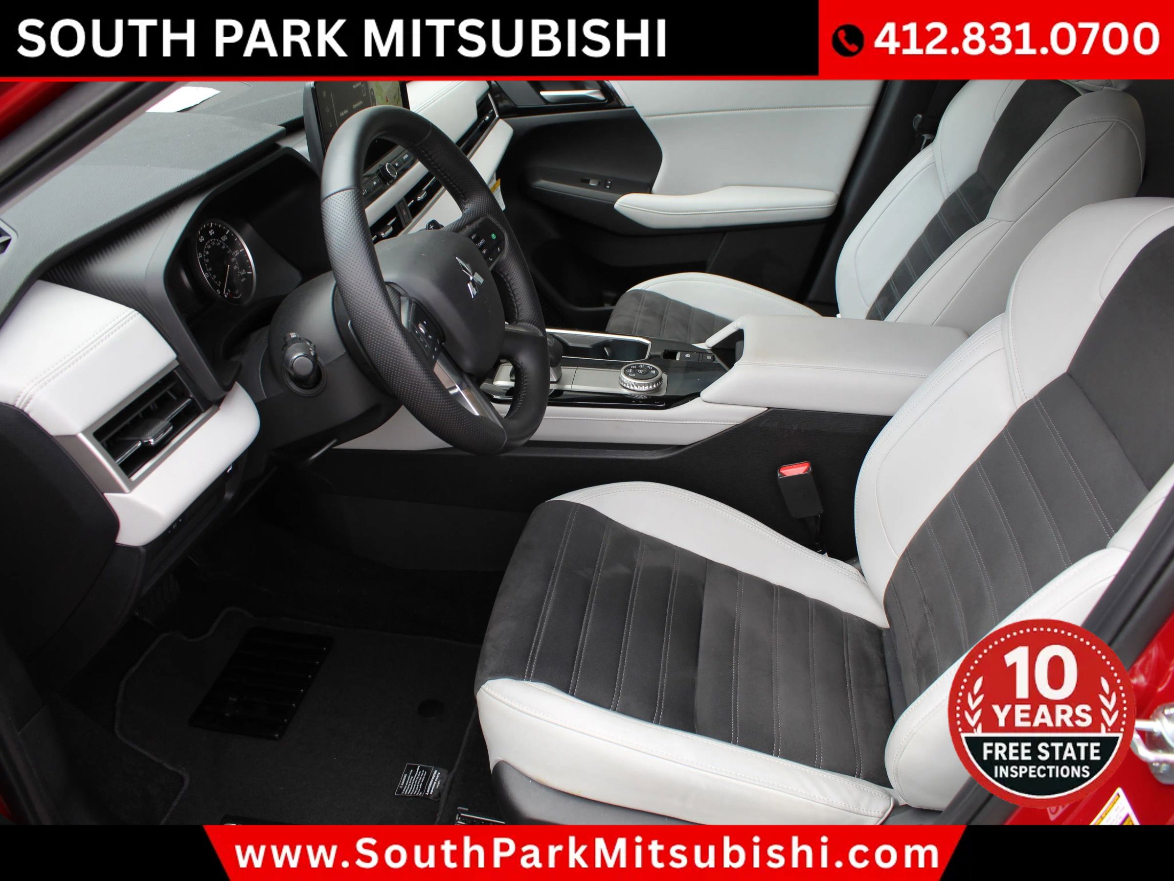 Used 2025 Mitsubishi Outlander SE image 12