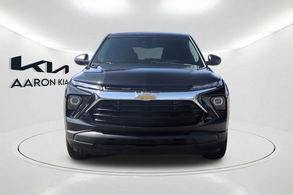 Used 2025 Chevrolet TrailBlazer LS w/ LS Convenience Package FWD image 2