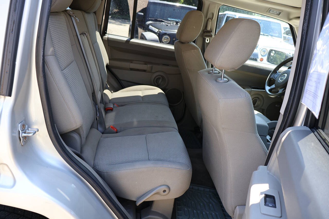 Used 2007 Jeep Commander Sport AWD/4WD image 17