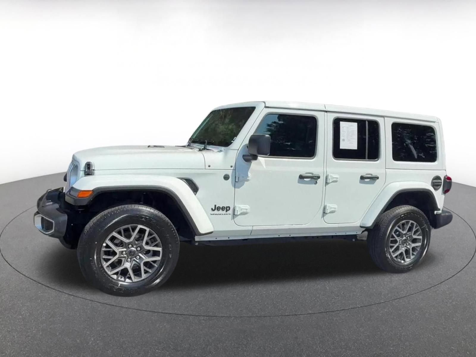 Used 2025 Jeep Wrangler Unlimited Sahara AWD/4WD image 7