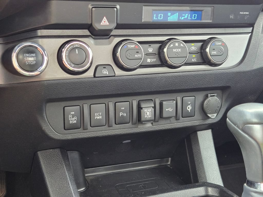 Used 2022 Toyota Tacoma TRD Off-Road w/ Technology Package AWD/4WD image 30