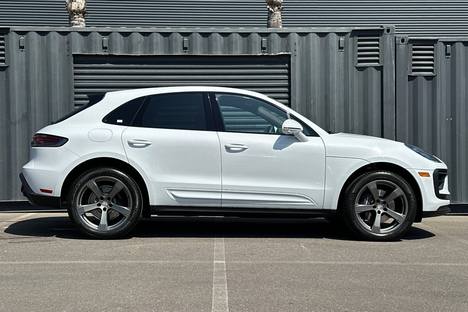 Used 2026 Porsche Macan AWD/4WD image 9