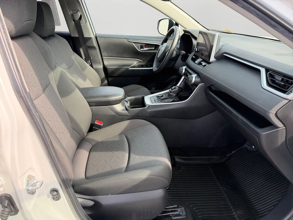 Used 2024 Toyota RAV4 XLE AWD/4WD image 12