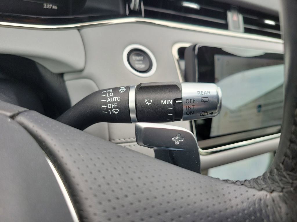 Used 2022 Land Rover Range Rover Evoque R-Dynamic SE image 21