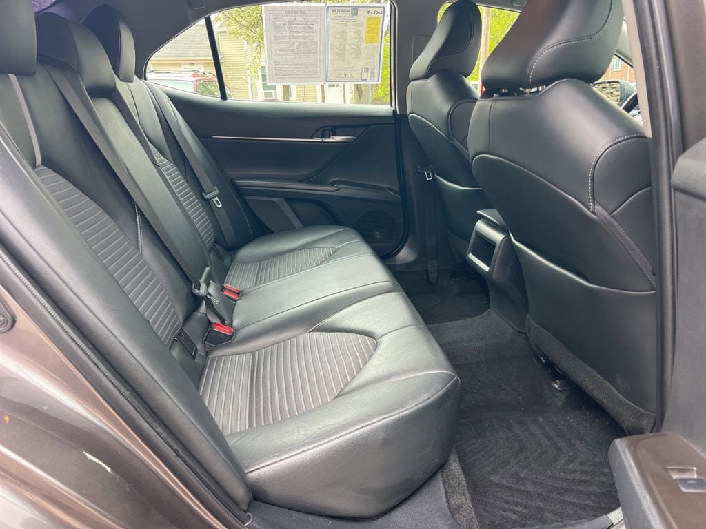 Used 2022 Toyota Camry SE FWD image 25