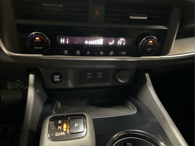 Certified 2025 Nissan Rogue SV image 38