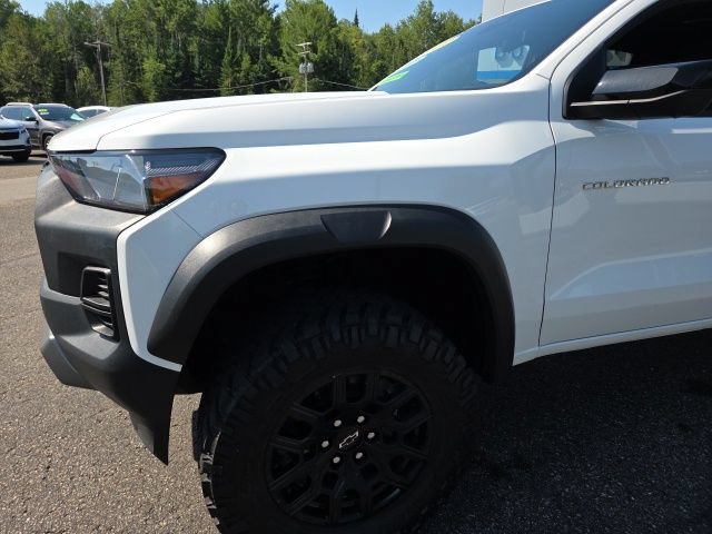 Used 2024 Chevrolet Colorado Trail Boss w/ Technology Package AWD/4WD image 34