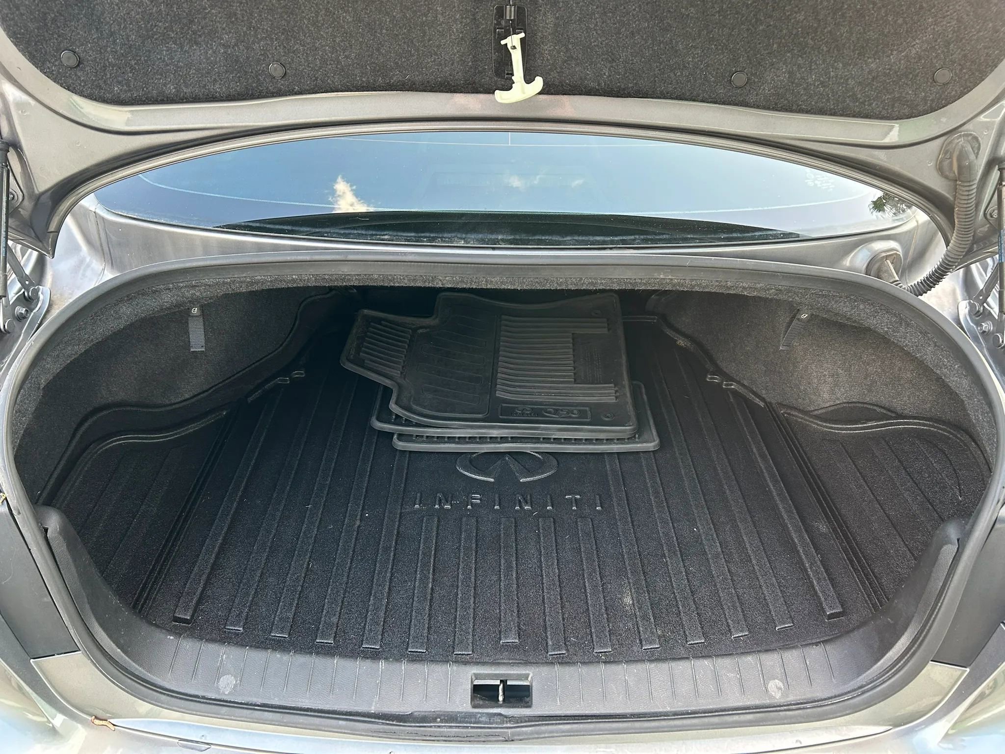 Used 2014 INFINITI Q50 Premium w/ Technology Package RWD image 27